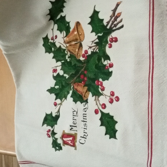 Williams-Sonoma A Merry Christmas Kitchen Towel - Picture 2 of 3
